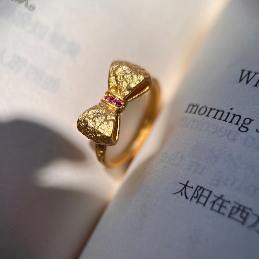 Princess On The Run Textured Bow Ring Open Adjustable Inlaid Red Corundum Bow Ring