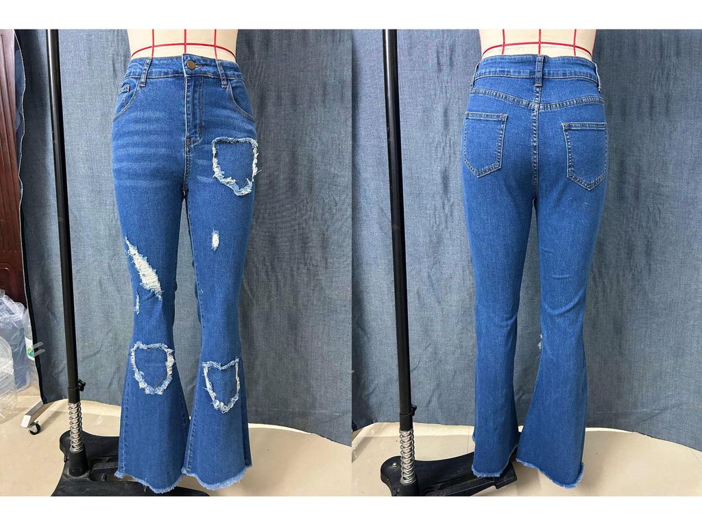 Damen Vielseitige Hell-/Dunkelblaue Schlagjeans mit Modischer Herz-Verzierung und Ripped-Design - Kollektion 2025