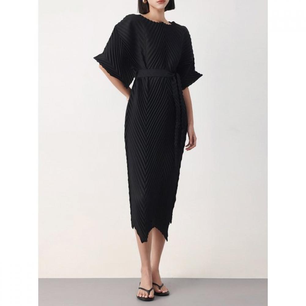 Brandname Diamond Pleats Dress