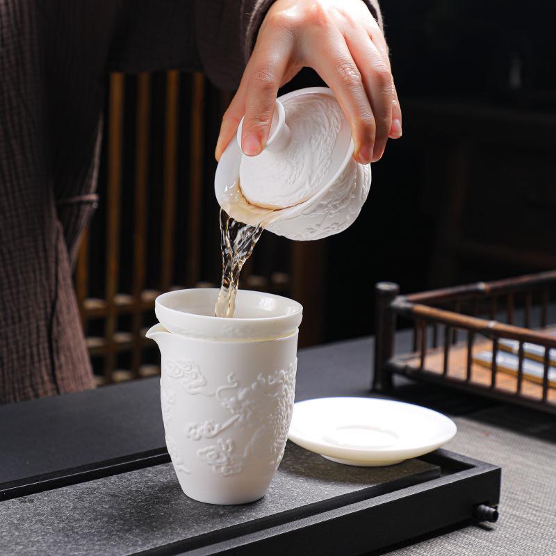 140ml Chinese Ceramic Gaiwan Teacup Handmade Three-dimensional Relief Dragon Tea Tureen White Porcelain Tea Bowl Teaware