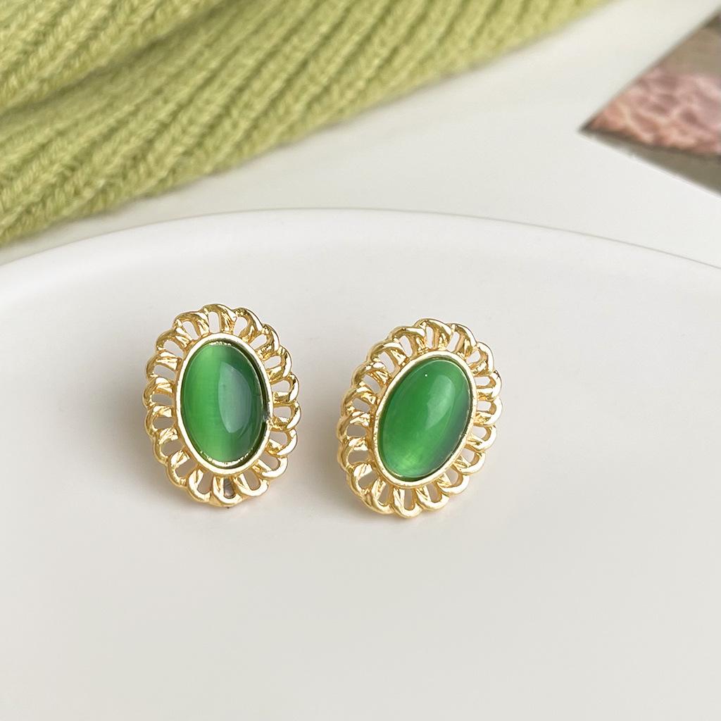 

Зеленые серьги-цветы в стиле Мори: Стильный, Универсальный и Элегантный для Женщин