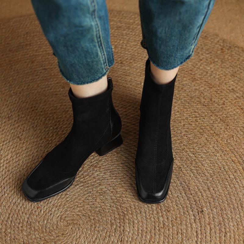 Autumn and Winter Medium Heel Large Size Martin Boots Women's Square Heel Comfortable Rear Zipper Solid Color Korean Version of the New Rubber S