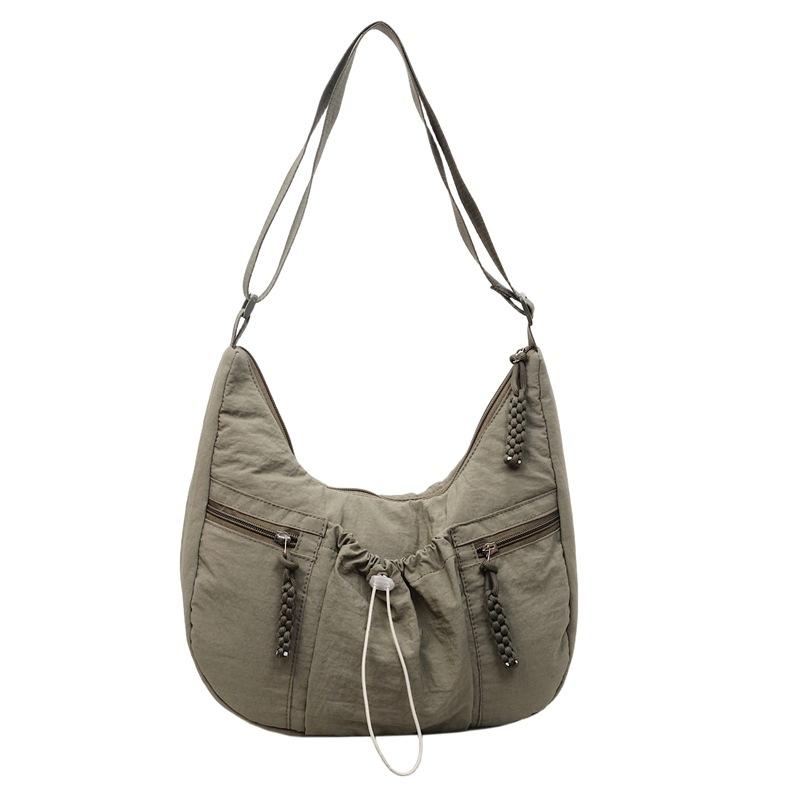 

New autumn and winter solid color women s simple pleated nylon bag casual commuter shoulder messenger bag зелёный