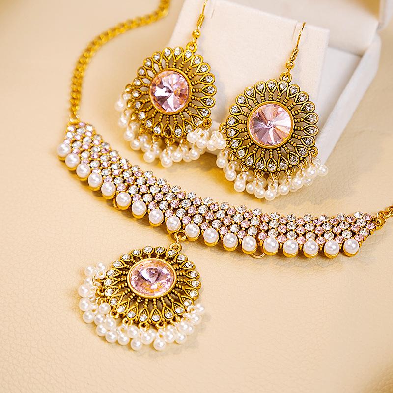 European & American Retro Palace-Inspired Pearl Water Drop Jewelry Set
