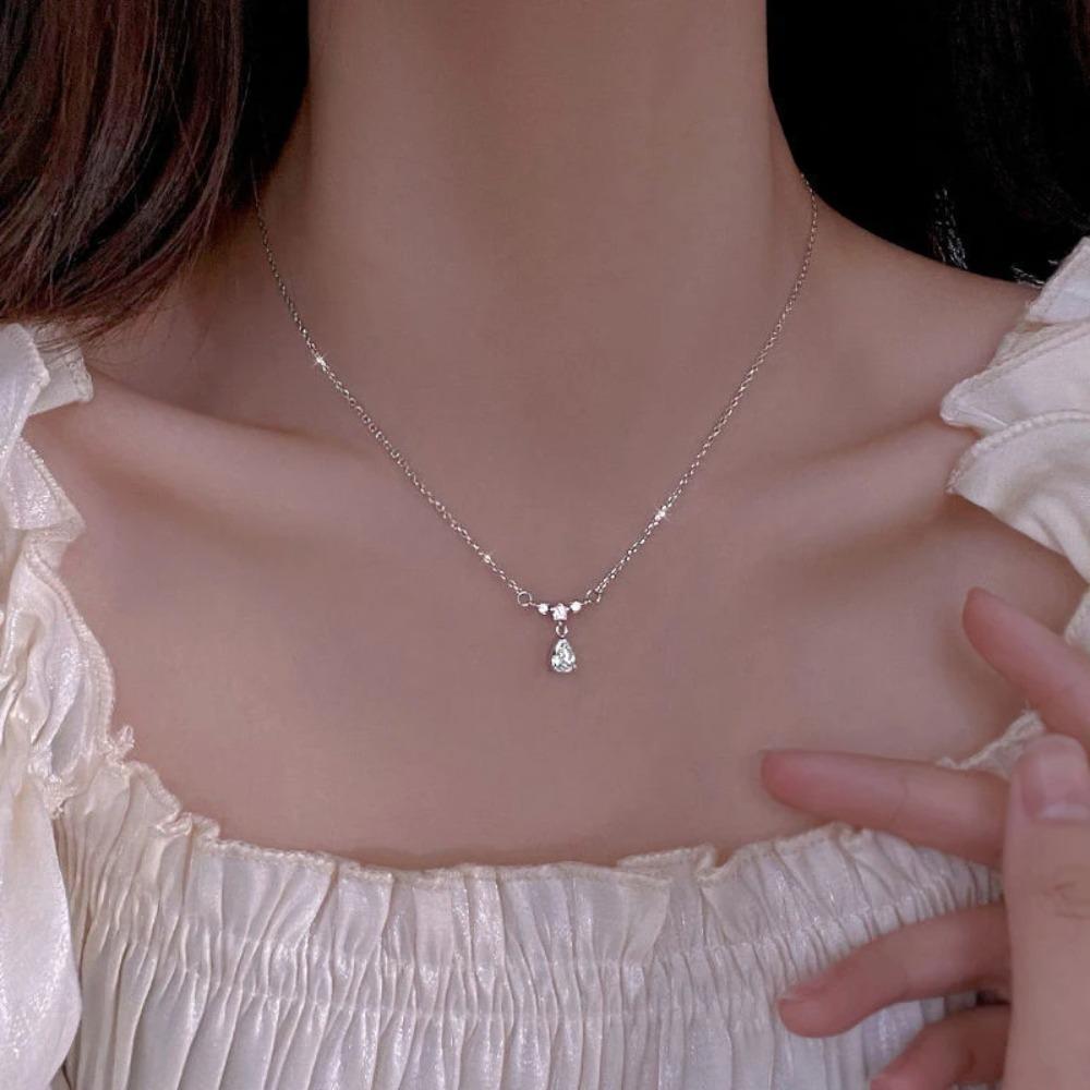 Luxury Exquisite Water Drop Necklace Romantic Style Simple High Class Necklace  Women