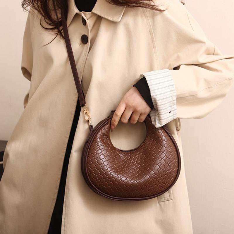 Women's Premium Shoulder Bag New Fashion Niche Design Messenger Bag Female Simple Style Female Woven Hobo Bag