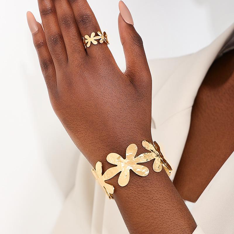 Metal Style Five-petal Flower Small Flower Women's Open Bracelet Ring Suit