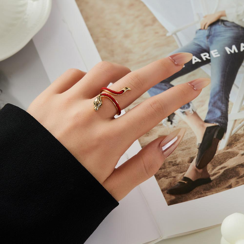 

Новогоднее кольцо на палец с изображением животного серии Lucky Red Rope, оригинальный дизайн, регулируемое золотое кольцо с открытым ртом змеи, новое поступление