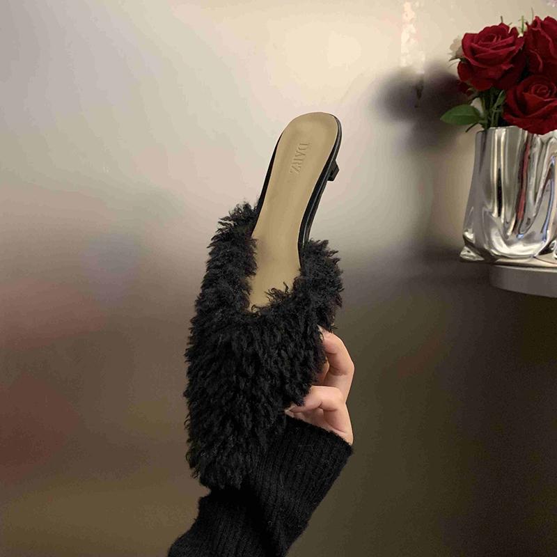 Designer Pointed Toe Women Corduroy Mules Slippers Fashion Shallow Slip On Shoes Casual Low Heel Ladies Slides Shoes