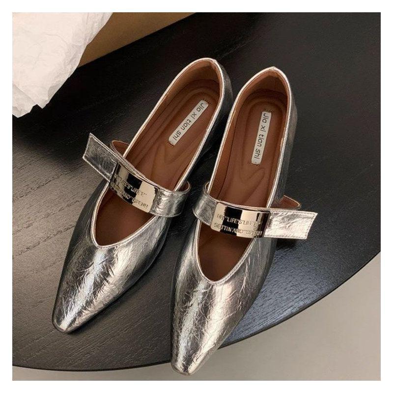 TK Plus Size Low-Cut Pointed Toe Flat Women's Shoes in Black or Burgundy Synthetic Leather