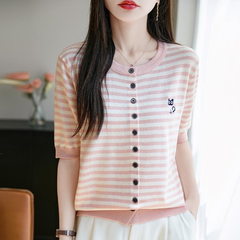 

Серый полосатый вязаный кардиган с коротким рукавом Летняя новинка Футболка с вышивкой котенка Уличный жареный Уникальный красивый топ M розовый