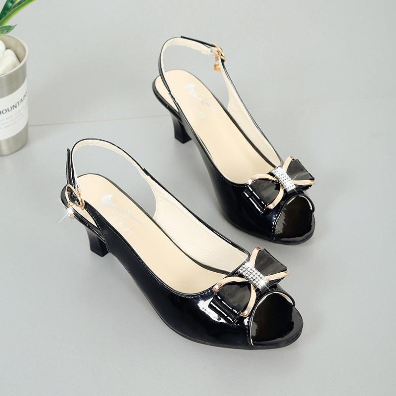 New Fish Mouth Sandals Women's Thick Heel 2025 Summer Sandals Korean Version Fashion Versatile Medium Heel Light Mouth Women's Sandals