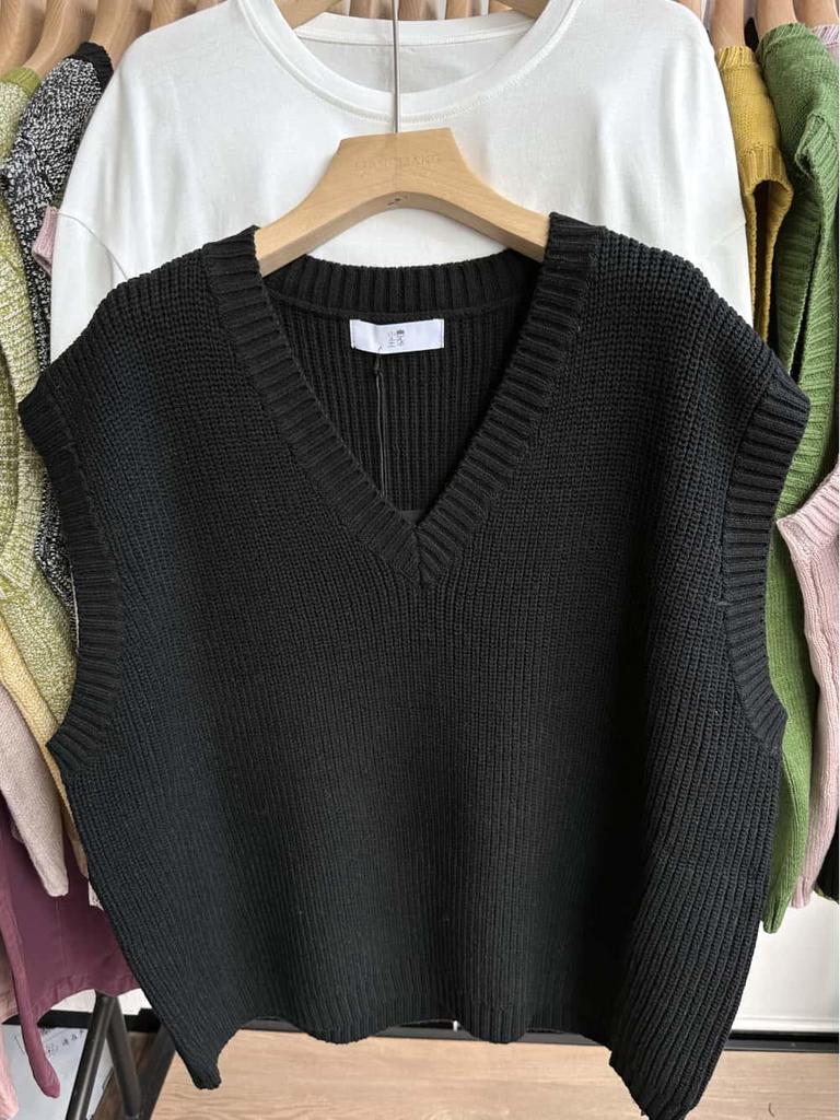 Xiao Wang's 19364 Spring Korean Plus Size V-Neck Casual Loose Knit Sweater Vest