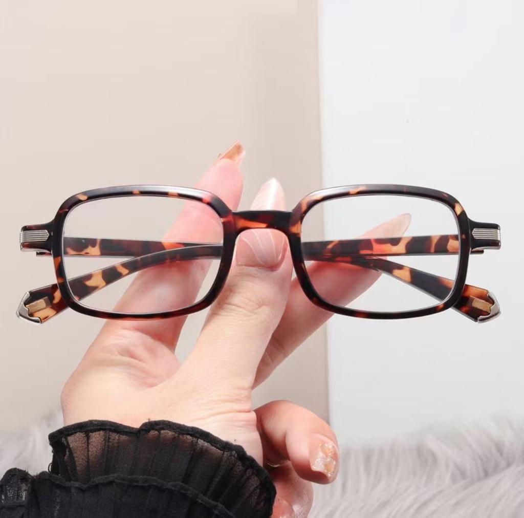 Fashionable Rectangle Shape Sun Glasses for Women Fashion Stylish Anti-reflective Ladies Sunglasses Driving Hiking Outdoor Sunglass