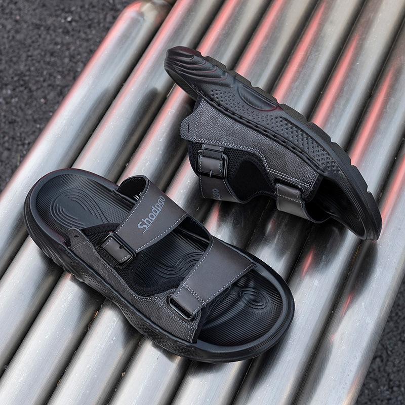 Slippers men's fashion brand light sandals 2025 new out cool slippers summer Internet celebrity beach one-word