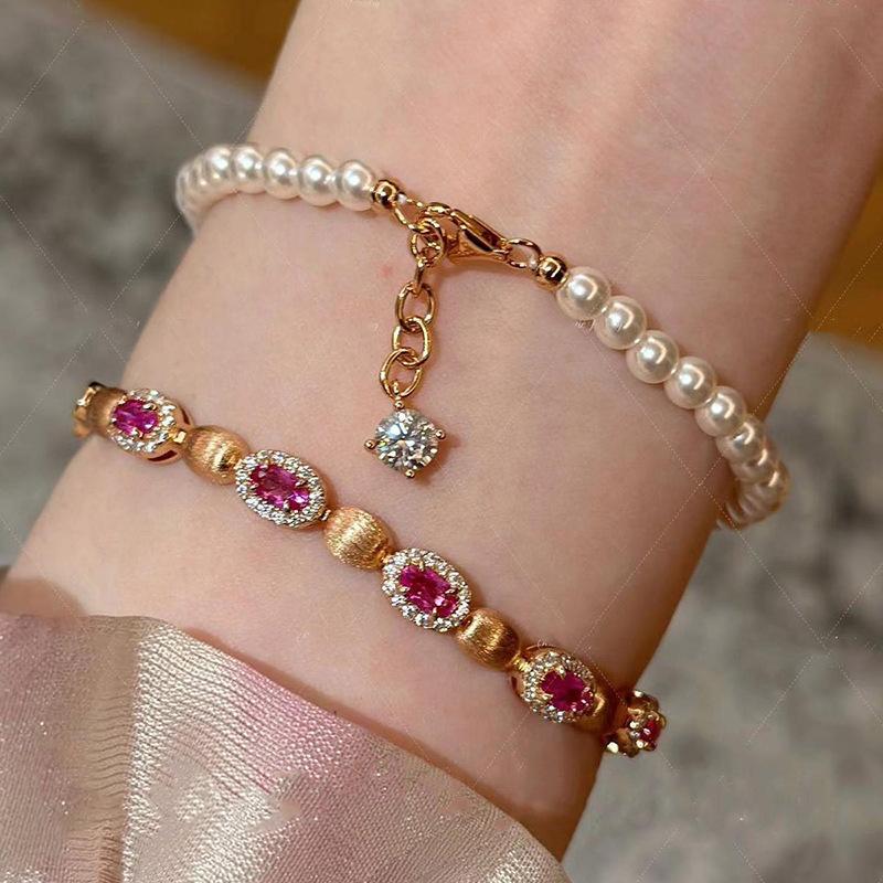 Classic retro exquisite High quality white pearl bracelet for women light luxury new in bangles layering style party