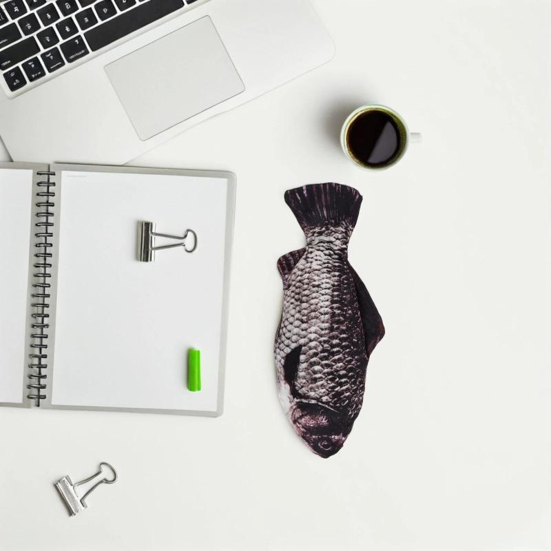 1PCS Simulated Fish Pen Bag Realistic Novelty Pencil Case Emulation Storage Desktop Accessory Fish Shaped School Supplies