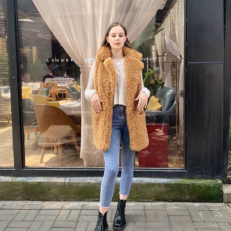 Womens Faux Fur Vest With Notched Lapel Retro Style Warm Outerwear Winter Student Fashion