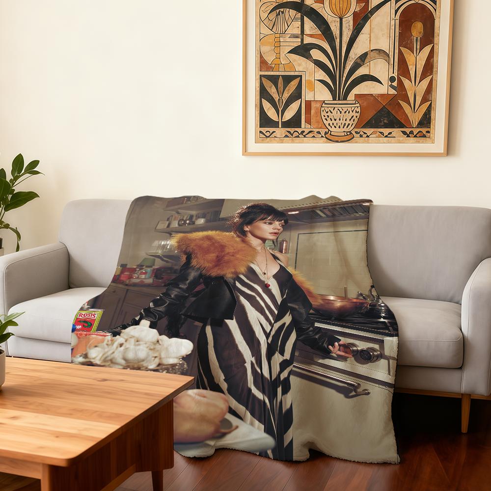 L-Lily A-Allen West End Girl Blanket Super Warm Comfortable Plush Throw Blanket Child Home Sofa Bedroom Gift 30x40in