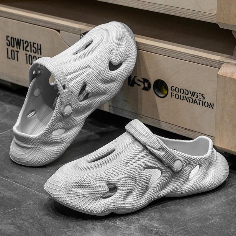 Men's Coconut Hole Non-Slip Outdoor Beach Sandals - Summer Baotou Slippers