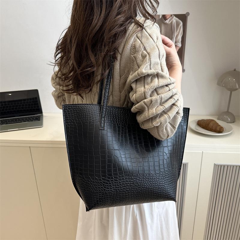 2025 Fashion Trend: Textured Autumn/Winter Women's Shoulder Tote Bag - Simple & Stylish Design