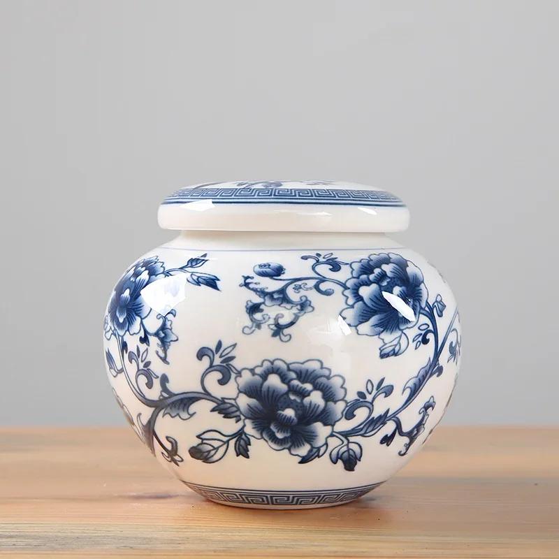 

Vintage Blue and White Porcelain Tea Caddy Portable Ceramics Sealed Containers Travel Tea Bag Storage Box Coffee Spice Canister 9x8cm 240ml