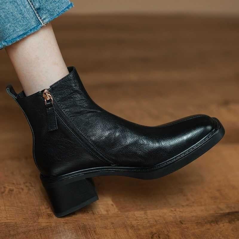 2025 autumn and winter new retro medium heel thick heel new Chinese belt buckle short boots femininity British Martin boots