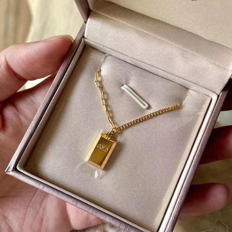 Rich Little Gold Brick Necklace for Women Good Luck Gold Small Gold Bar Clavicle Chain Golden Square Pendant
