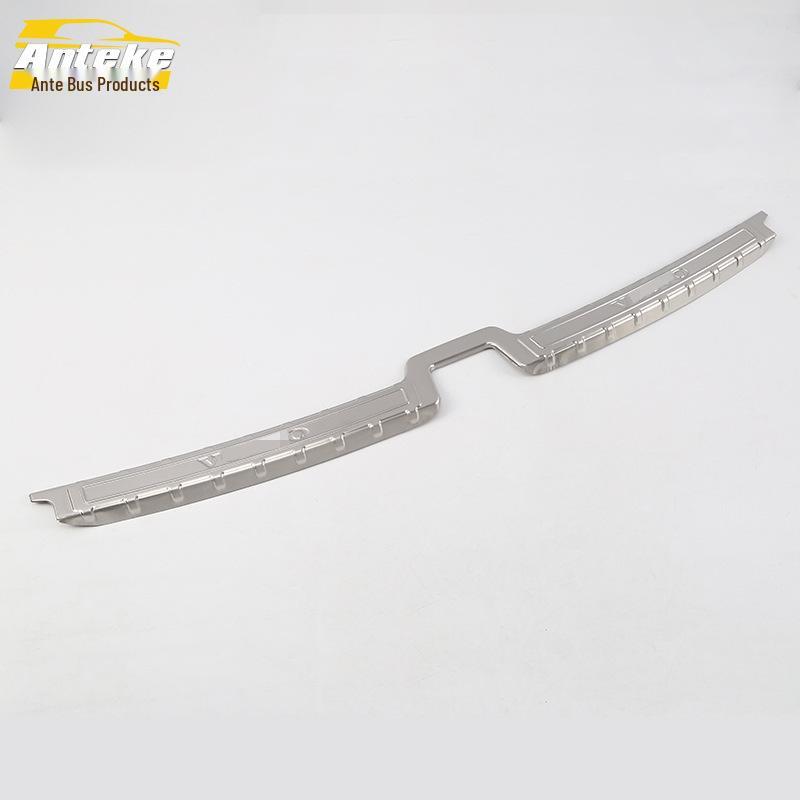 Fits 18 XC60 models: Stainless Steel Rear Guard Plate, Tailgate Trunk Protector, Modified Accessories.
