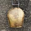 Handgefertigte Antike Om-Glocke mit Lederband, 5 Zoll Vintage Wandbehang-Dekor für Gartenharmonie und spirituelles Ambiente