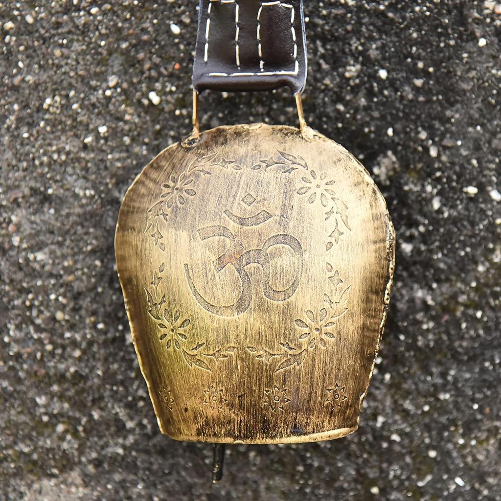 Handgefertigte Antike Om-Glocke mit Lederband, 5 Zoll Vintage Wandbehang-Dekor für Gartenharmonie und spirituelles Ambiente