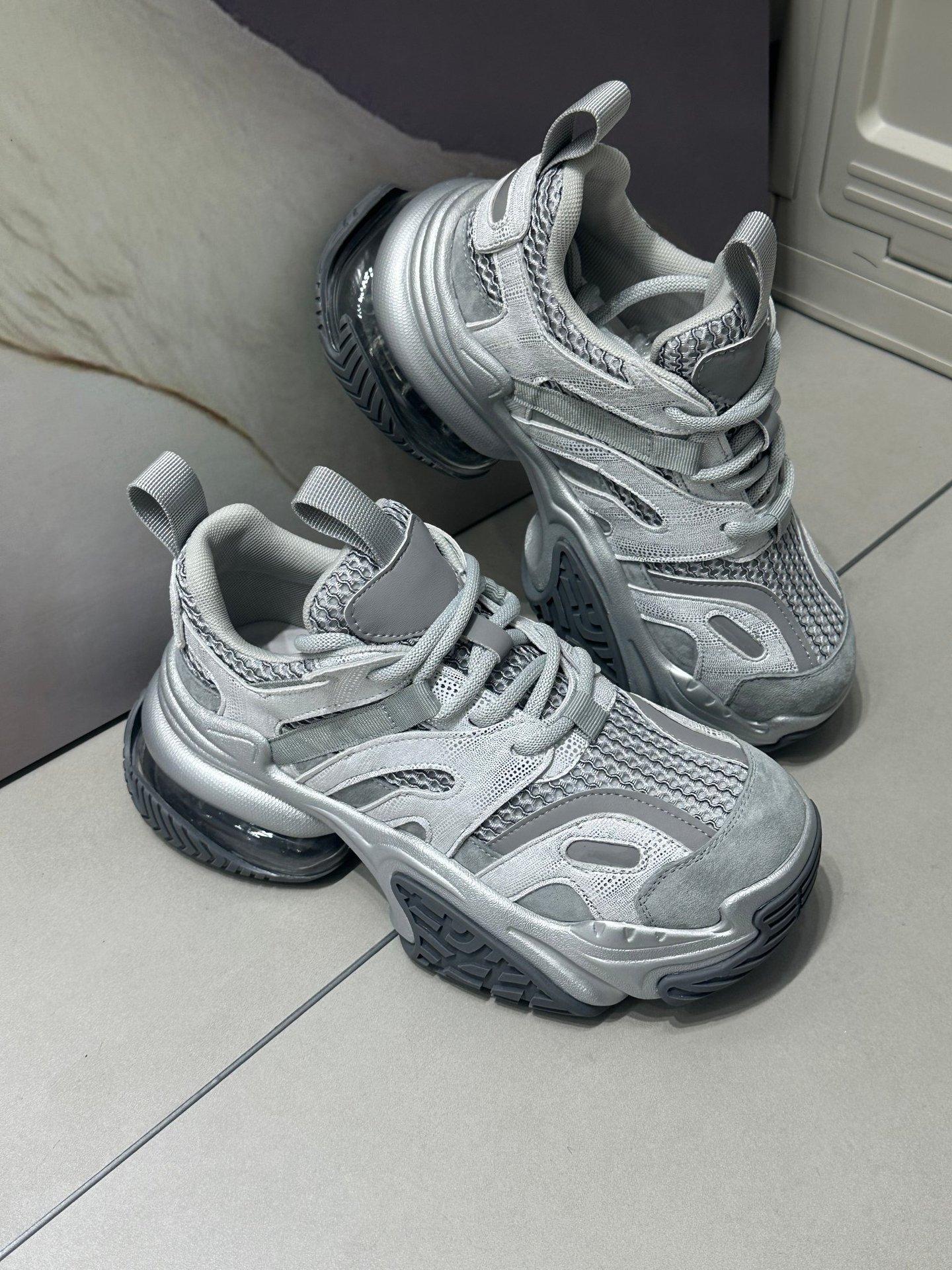 

Leather thick-soled heightening casual dad shoes women s 2025 spring and autumn new Korean version round head lace-up soft-soled sports shoes tide 40 серый