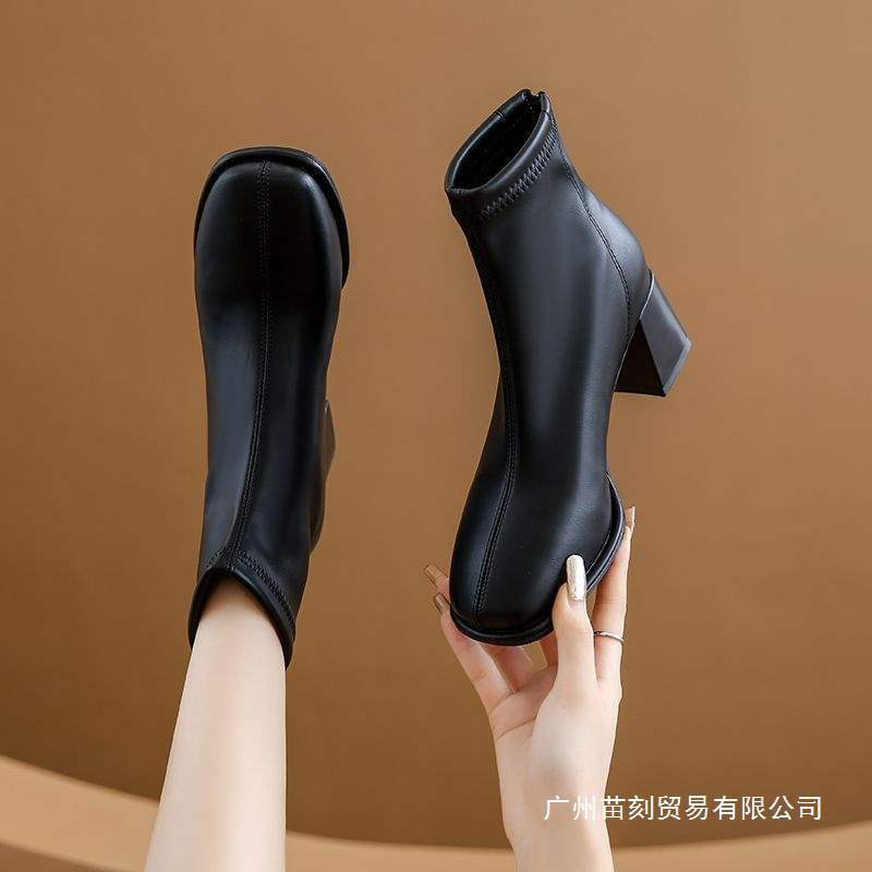 Hohe kleine Stiefeletten Damen Herbst Vierjahreszeiten Einzelstiefel Samt Dünne Stiefel Weiß Dicke Absätze Koreanische Kleine Knöchelhohe Stiefel
