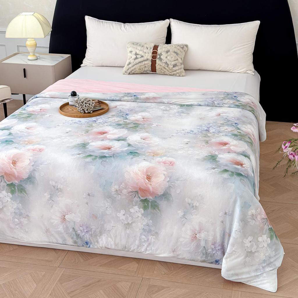 Cool Silk Summer Quilt: Lightweight, Breathable, Ideal for Home or Dorm Use