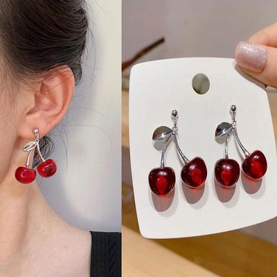 Nuovi orecchini lunghi estivi alla moda con ciliegia rossa trasparente e frutta, stile anime, per donne e feste.