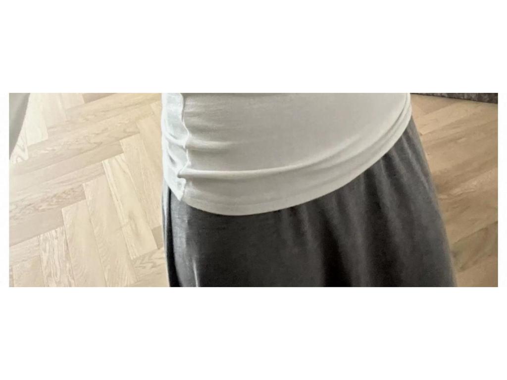 Women's Plus Size 95% Cotton Long Sleeve Round Neck T-Shirt - Slim Fit, Solid Color, Spring/Autumn Wear, Straight Shoulder.