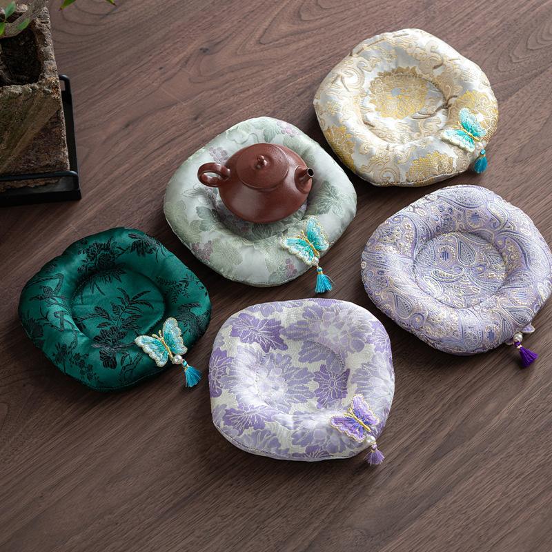 1PC Tea Ceremony Mat Decorative Table Mat 3D Butterfly Chinese Style Teapot Mat Heat-Resistant Fabric Coaster Round with Tassels