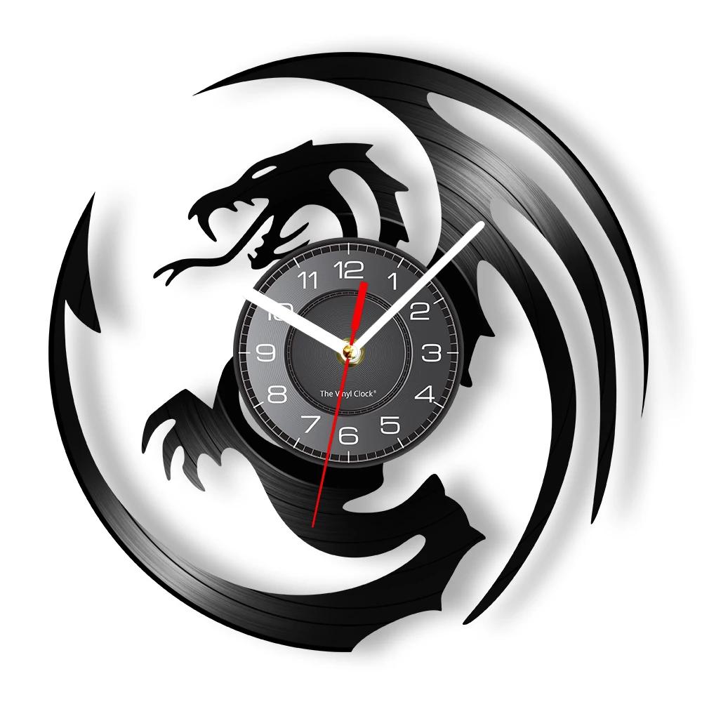 

Fly Dragon Silhouette Vintage Vinyl Record Wall Clock Horror Monster Western Home Living Room Decor Silent Quartz Wall Watch