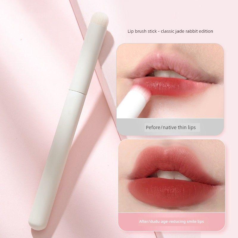 

German Zsvip Round-Head Concealer Lip Brush for Girls, Portable Beginner Makeup Brush with Fine Bristles Man-made fiber Classic Jade Rabbit Design