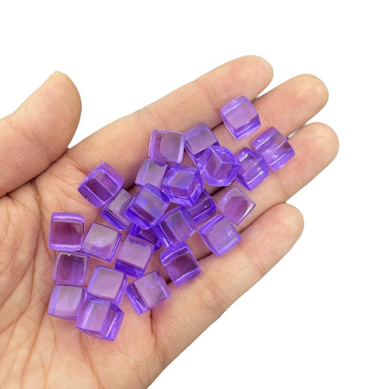 100 Stück Set 8mm Transparenter Würfel mit eckigen Kanten Bunt Klar Einfarbig Würfel Schachfigur Rechter Winkel Für Brettspiel