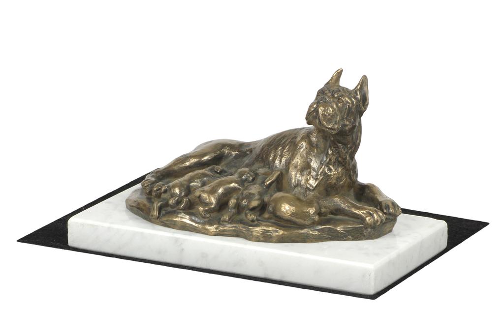 Boxer, německý boxer II. - figurka psa, socha na bílém mramoru, trofej pro výstavu psů Art-Dog