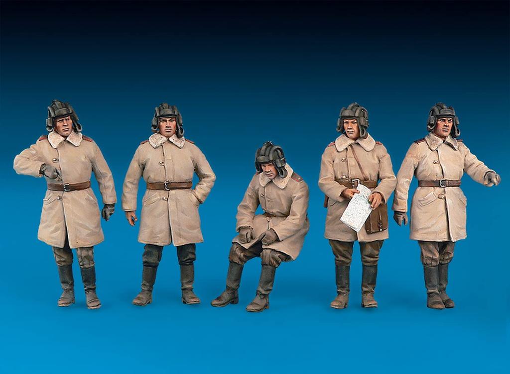 MiniArt Light Tank Special Edition with 5 Soviet Tank Crew Figures Plastic Model 1/35 T-70M