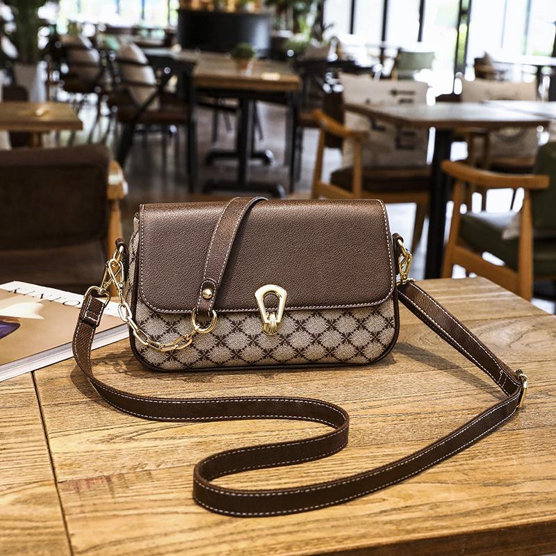 

Летние Популярные Маленькие Сумки для Женщин Новая Трендовая Нишевая Маленькая Квадратная Сумка с Принтом Замок Текстурированная Сумка на Плечо Кроссбоди