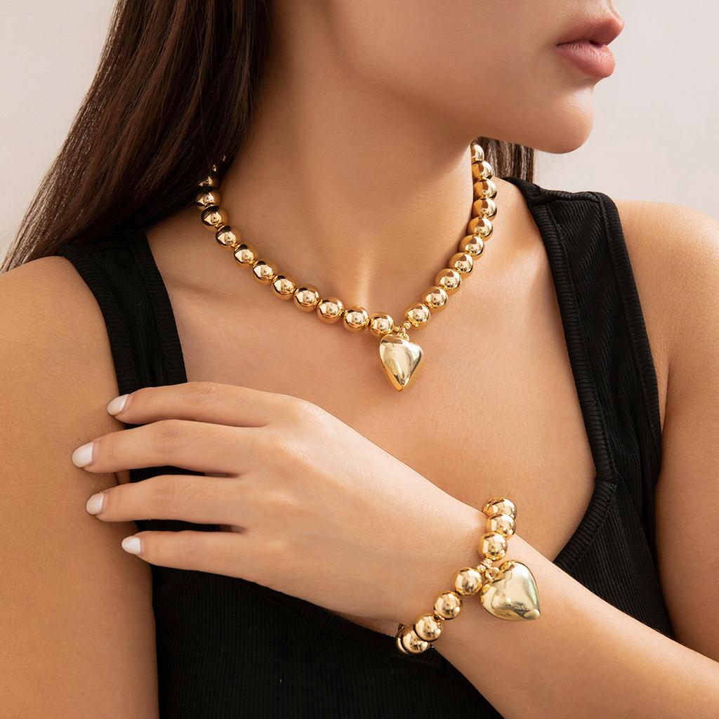 Exaggerated Metal Love Pendant Round Bead Necklace Fashion Imitation Pearl Beaded Necklace Female Necklace