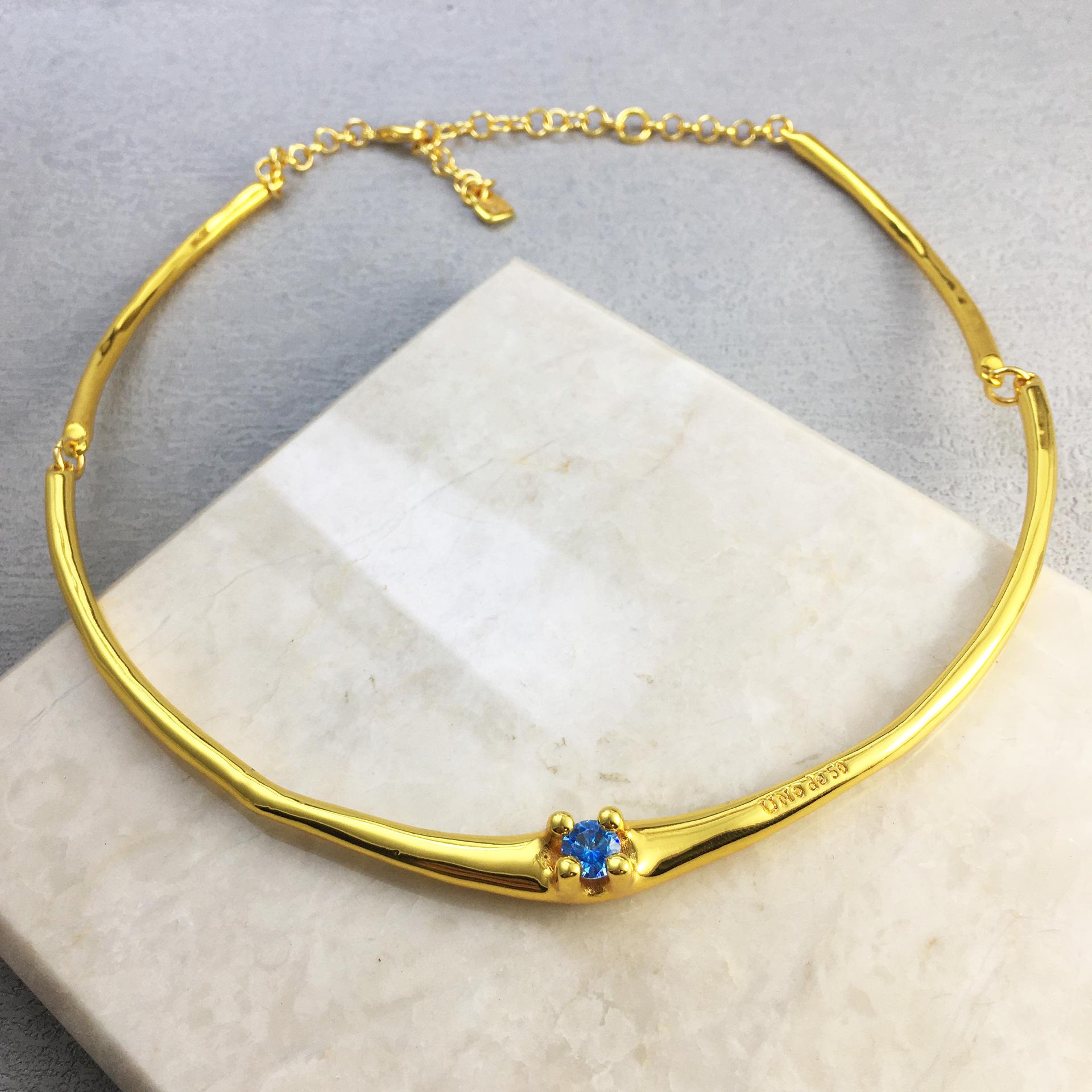 UNOde50 Spanish Minimalist Geometric Crystal Inlaid Necklace