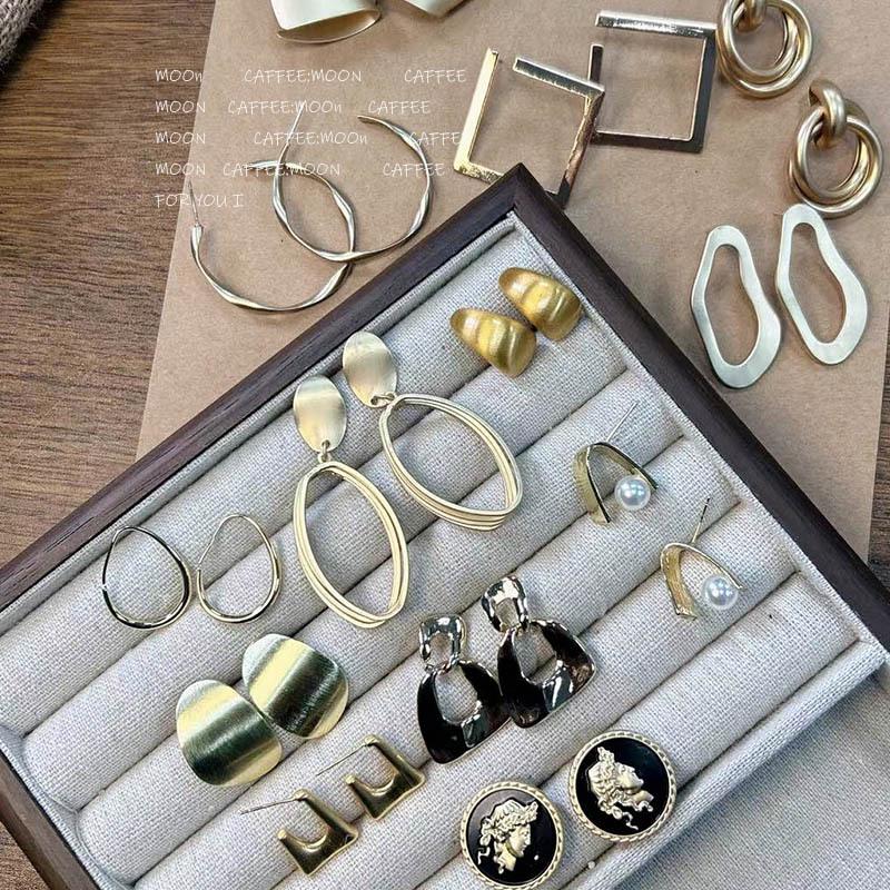 

925 Silver Minimalist Hoop Earrings - Light Luxury Vintage Studs