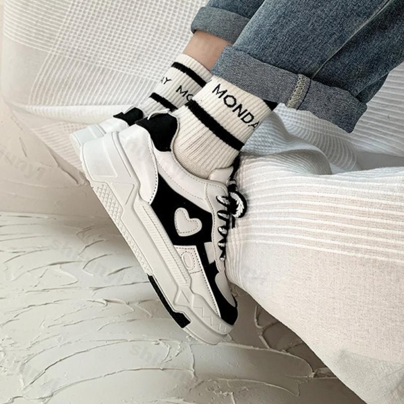 Women Platform Flats Autumn New Round Toe Lace Up Non Slip Comfortable Board Shoes Outdoor Fashion Height Increase Casual Shoes