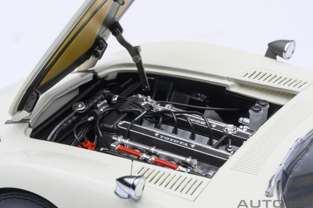 AUTOart Toyota 2000GT 1967 Completed Model 79546 (White)