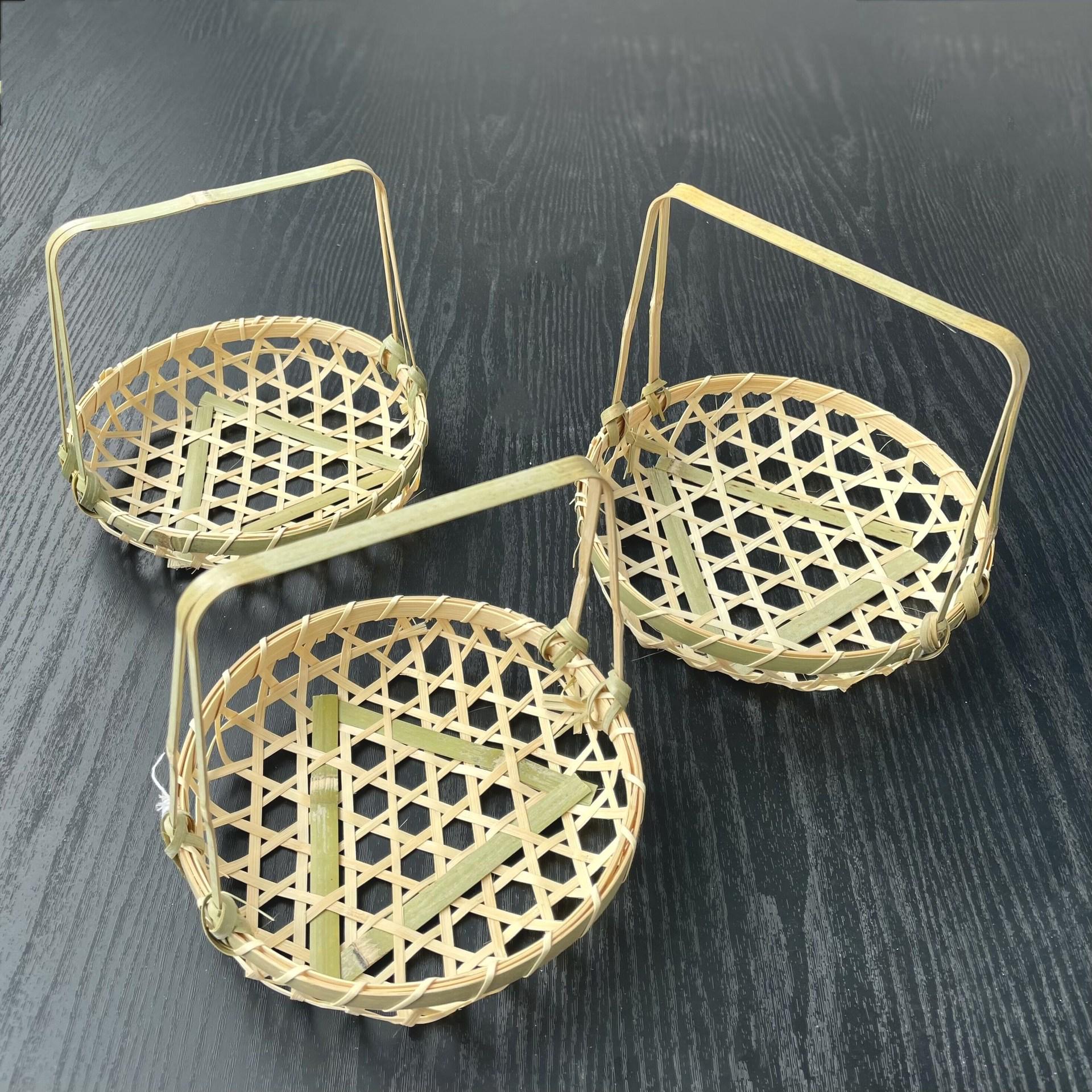 Bamboo Woven Handbag: Mini Basket for Snacks, Hanfu Accessory, or Fruit Plate Mini Bamboo Basket 16cm
