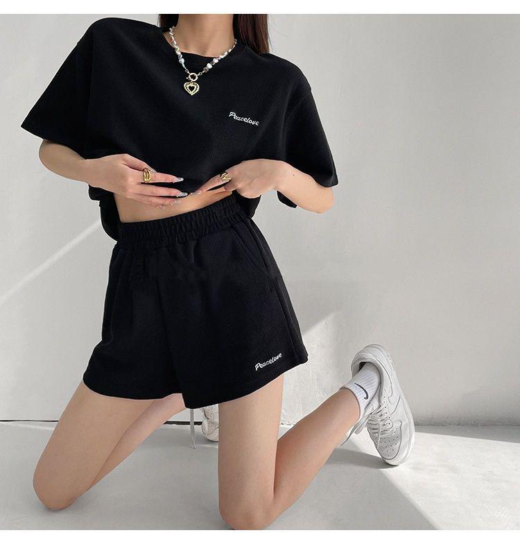 Summer 2025 Women's Sporty Two-Piece Set: Fashionable Shorts & Short-Sleeve Tee for a Versatile, Relaxed Look